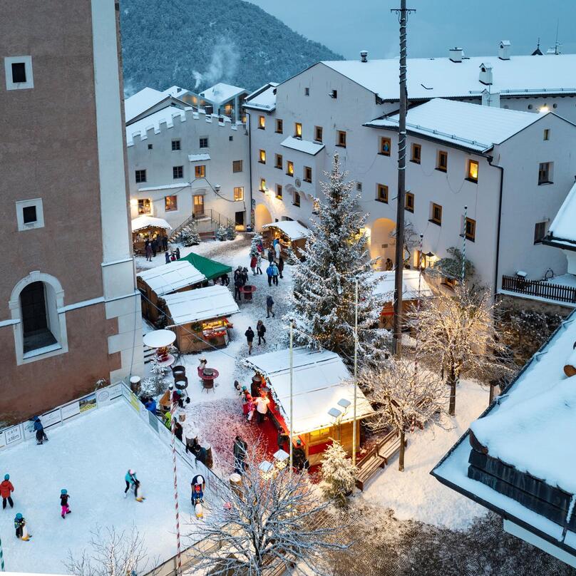 Weihnachtsmarkt in Kastelruth