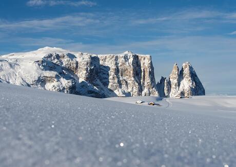 Schlern bedeckt mit Schnee