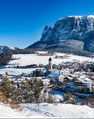 Fiè allo Sciliar in inverno